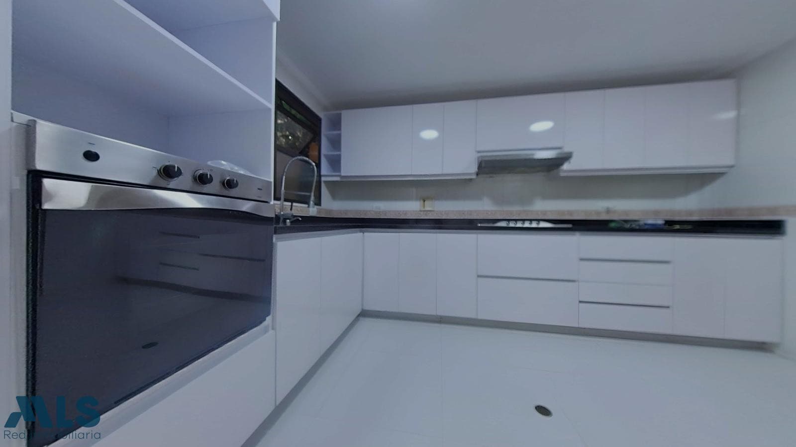 Apartamento en venta en La Florida, Poblado, Medellín — foto 1 de 19