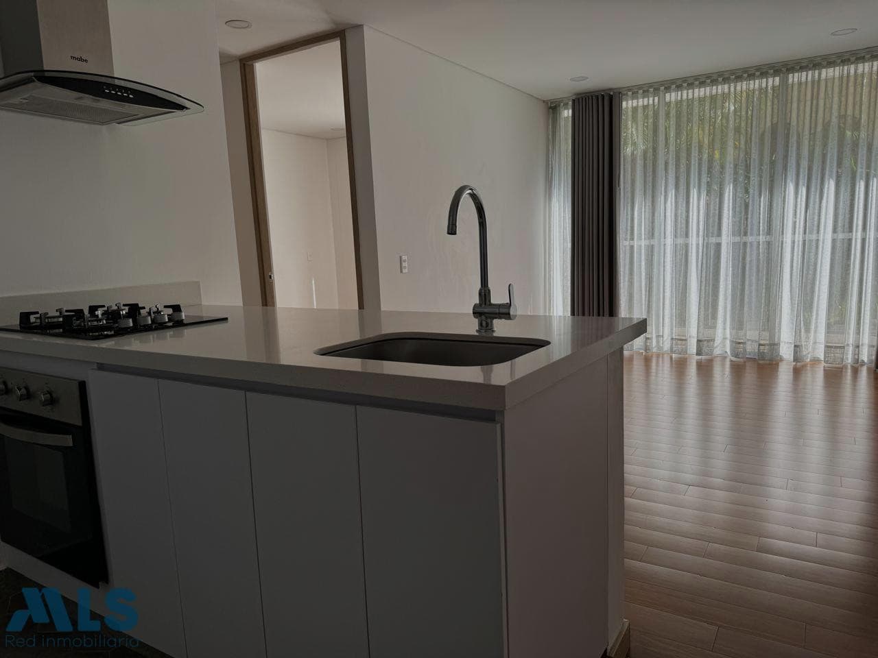 Apartamento en venta en El Campestre, Poblado, Medellín — foto 1 de 17