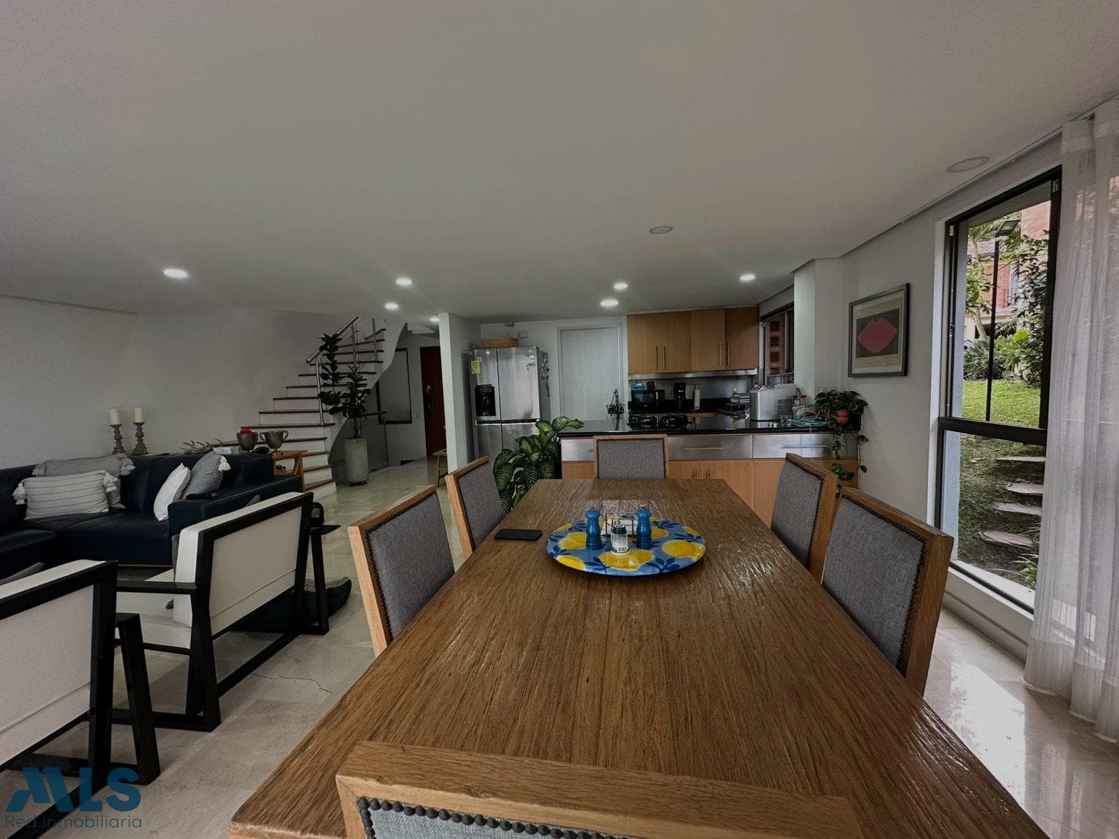 Casa en venta en La Calera, Poblado, Medellín — foto 1 de 15