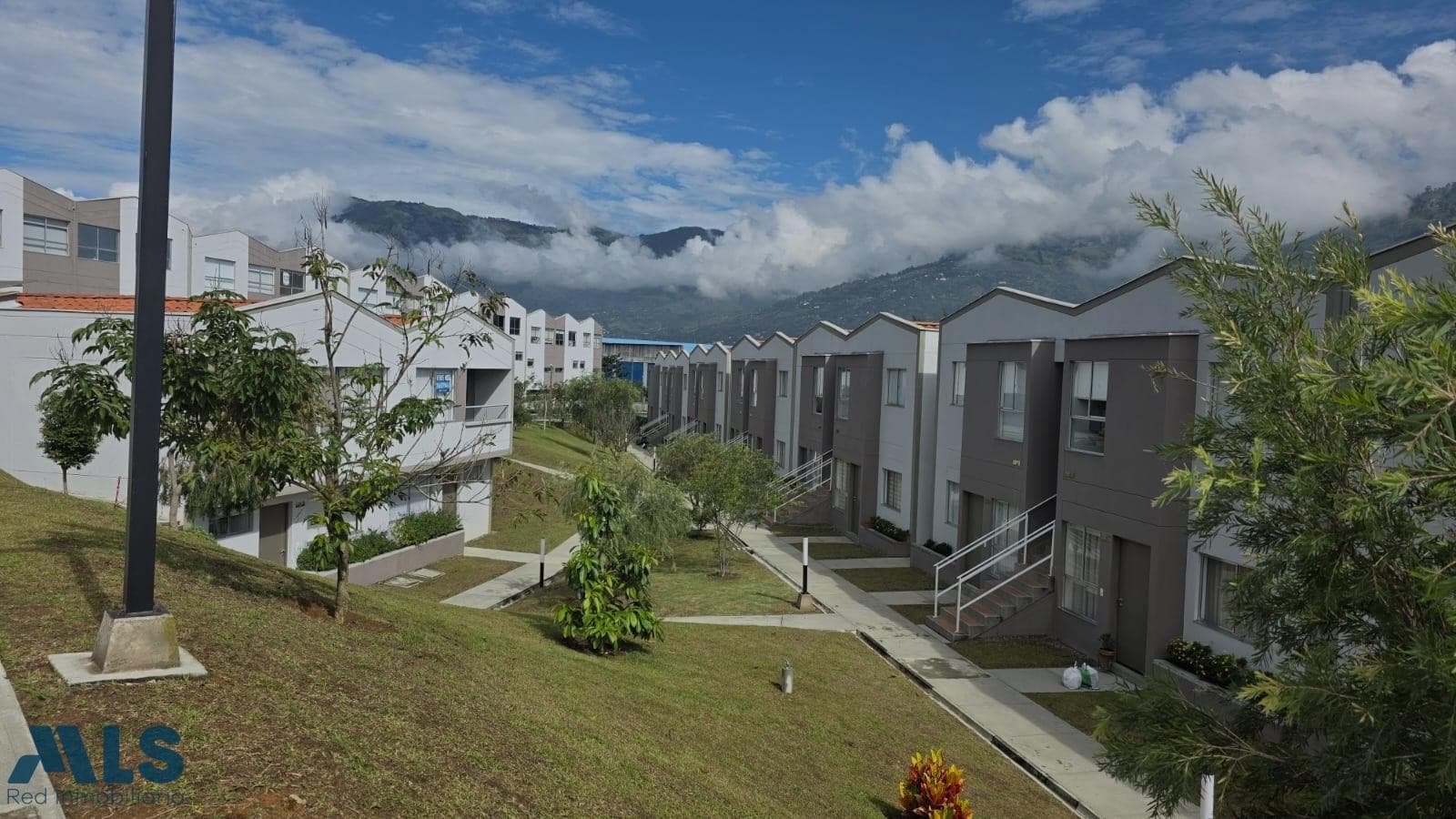Casa en venta en Colombia, Norte, Girardota — foto 1 de 9