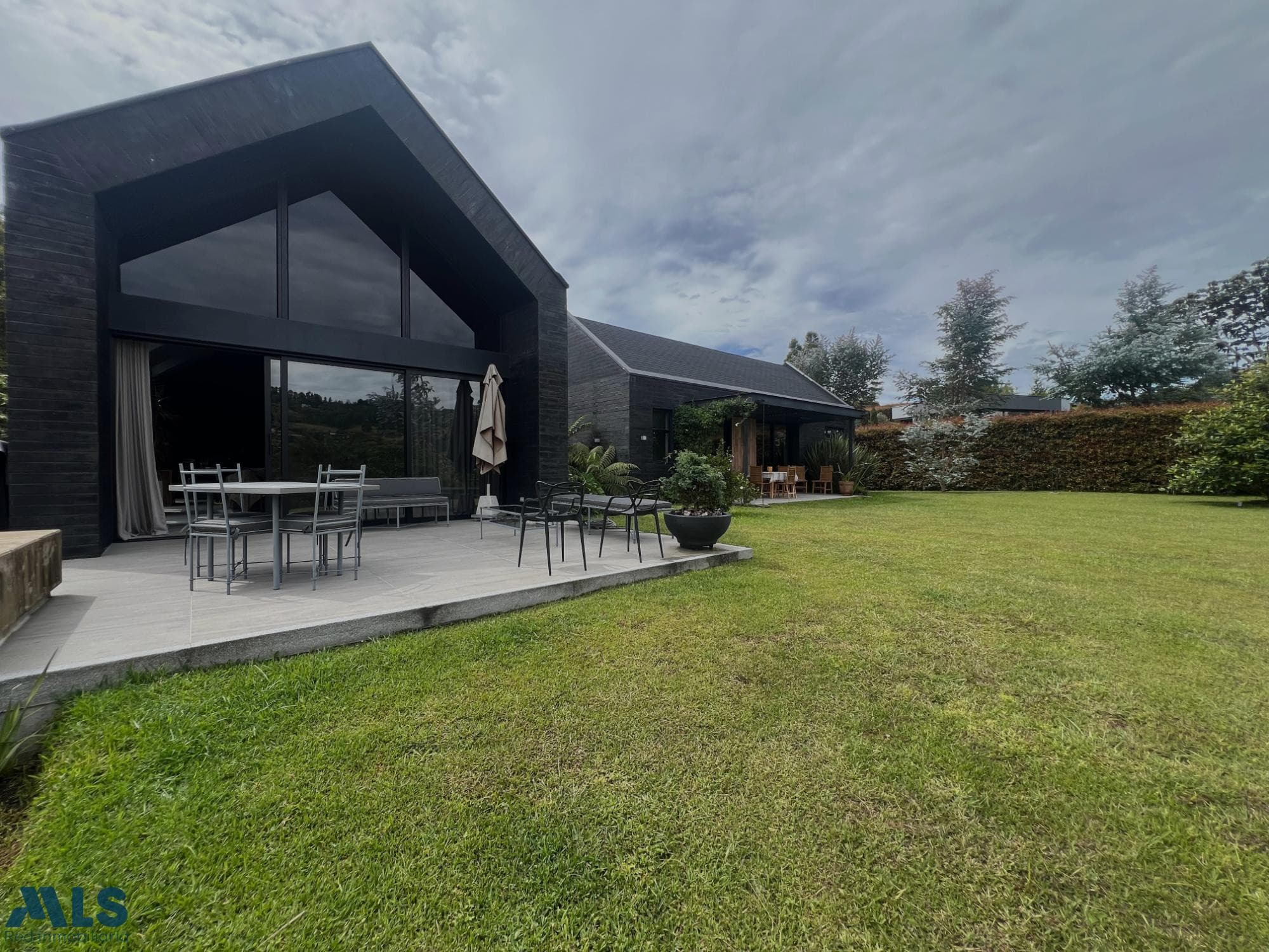 Casa en venta en V. Pantanillo, Aburra Sur, Envigado — foto 1 de 25