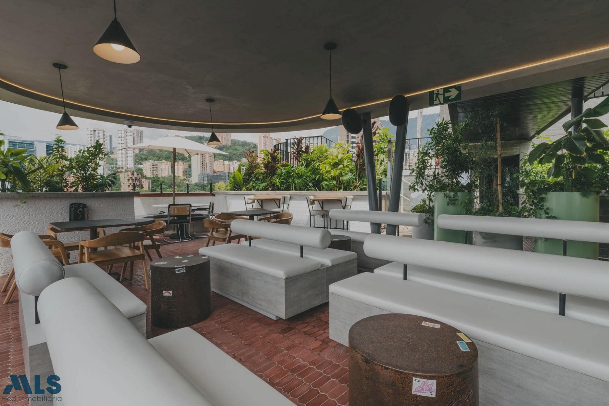 Oficina en venta en Manila, Poblado, Medellín — foto 1 de 8