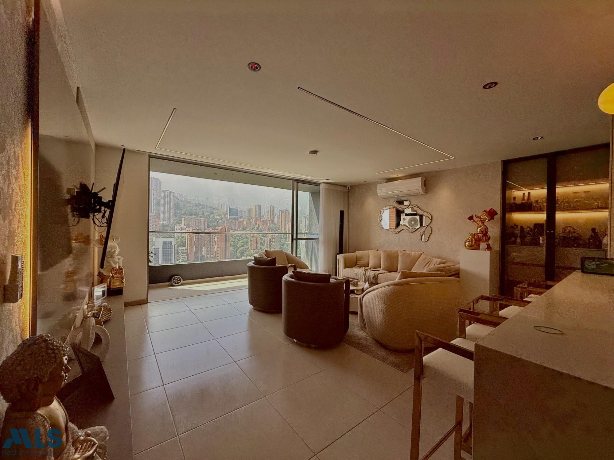 Apartamento en venta en Ciudad Del Rio, Poblado, Medellín — foto 1 de 15