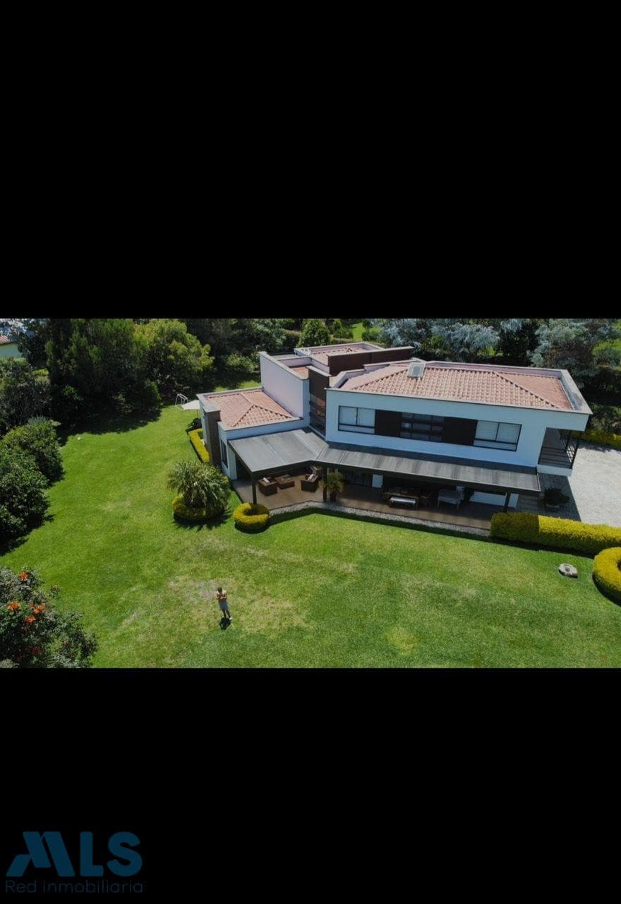 Finca Recreativa en venta en V. Quirama, Oriente Antioqueño, El Carmen — foto 1 de 47