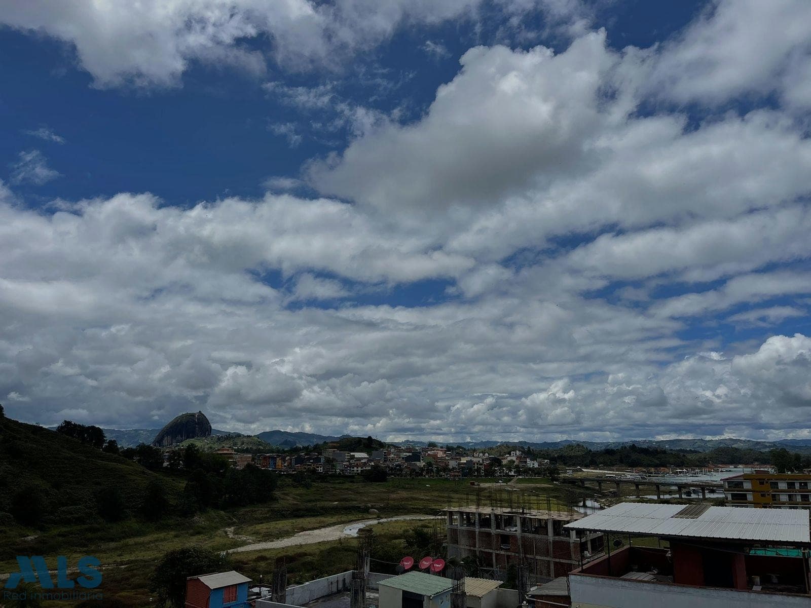 Apartamento en venta en El Roble, Oriente Antioqueño, Guatapé — foto 1 de 8