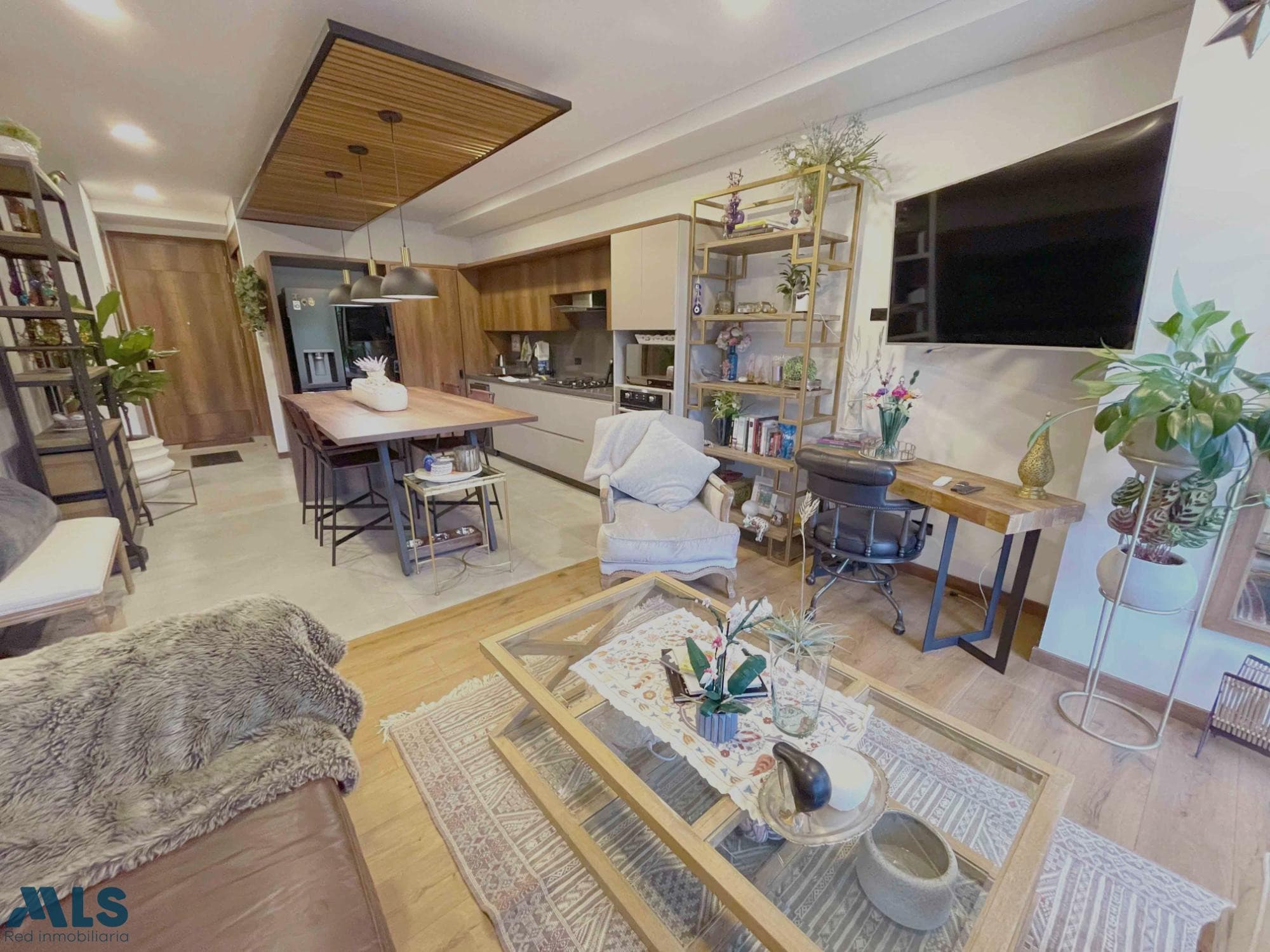 Apartamento en venta en Altos Del, Poblado, Medellín — foto 1 de 27