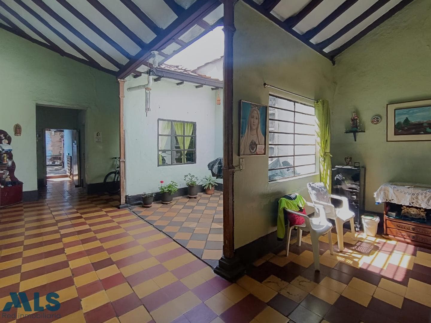 Casa en venta en Barrio Cristóbal, Occidente, Medellín — foto 1 de 14