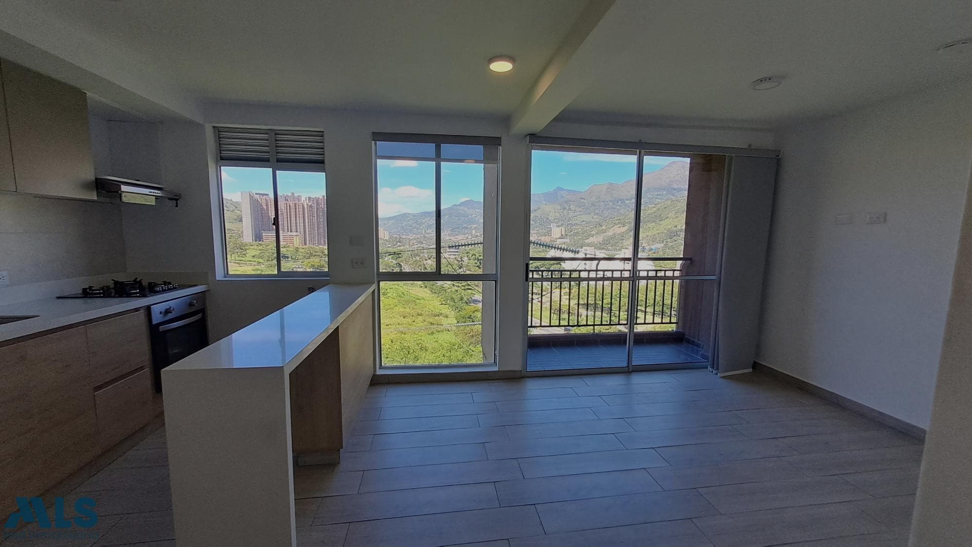 Apartamento en venta en Niquia, Norte, Bello — foto 1 de 16