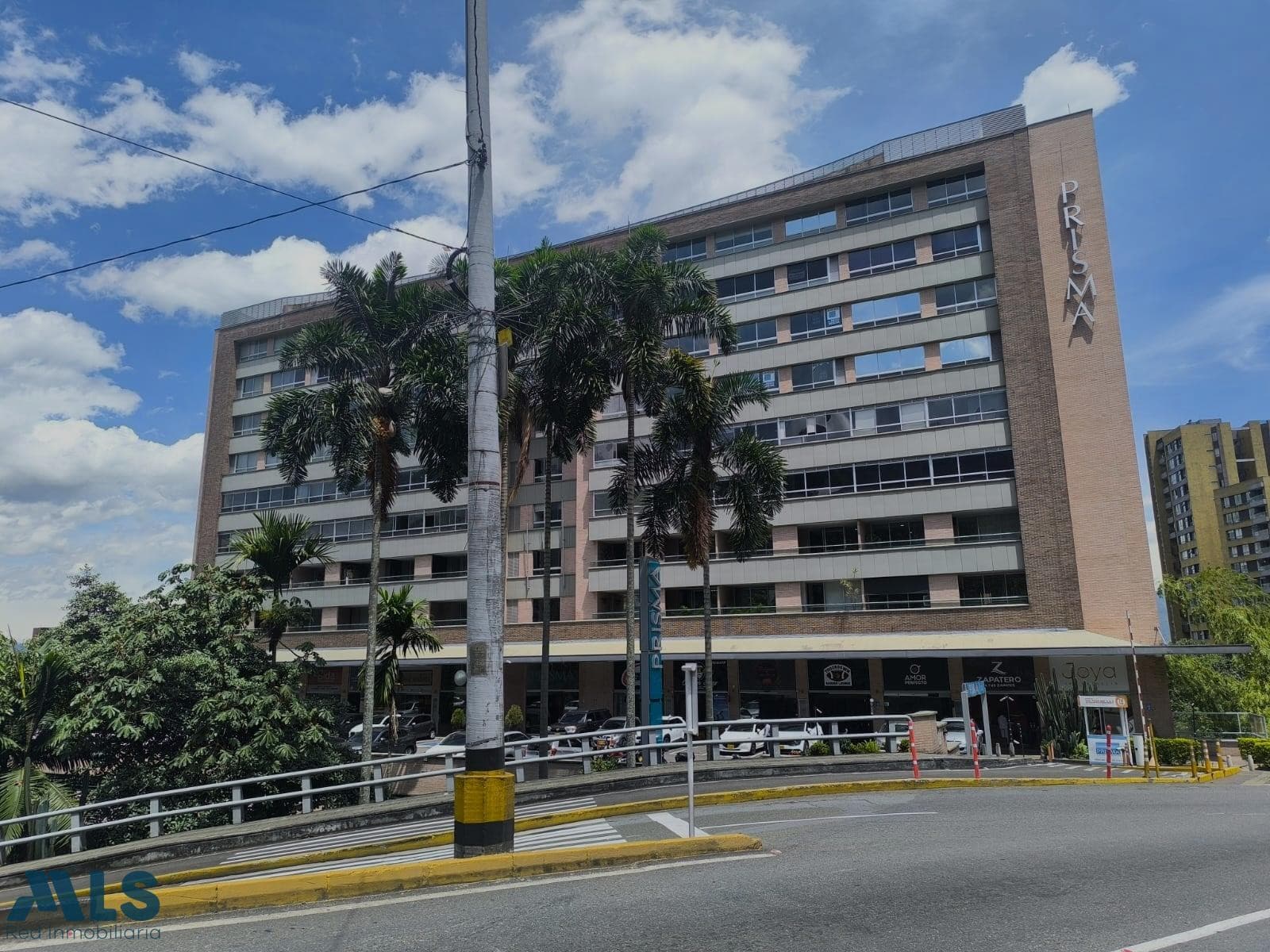 Oficina en venta en Las Palmas, Poblado, Medellín — foto 1 de 19