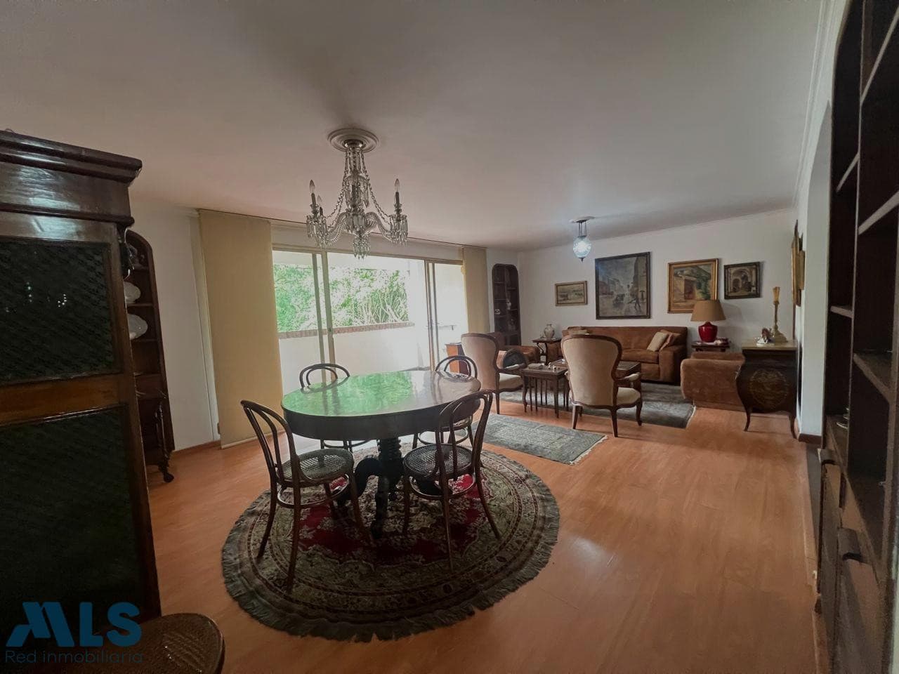 Apartamento en venta en Poblado, Medellín — foto 1 de 12