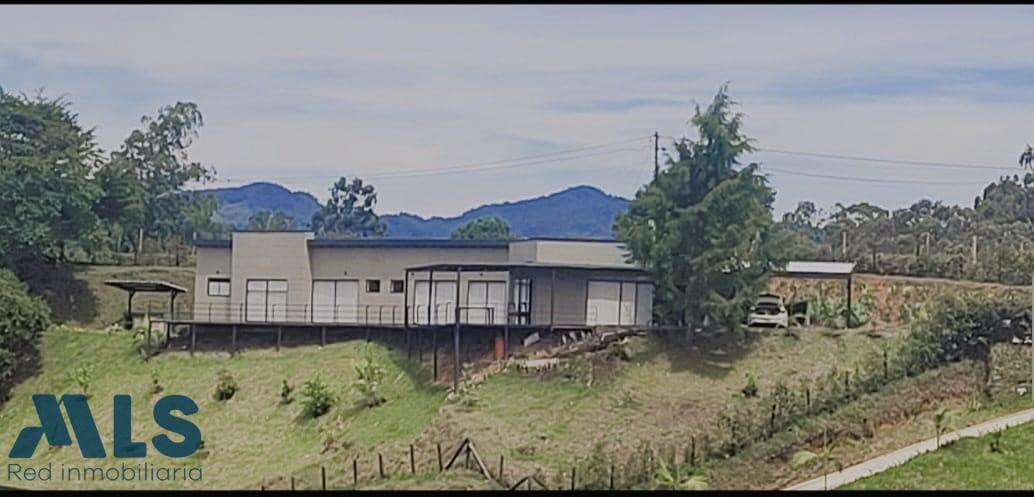 Casa en venta en V. San Antonio, Oriente Antioqueño, Rionegro — foto 1 de 18