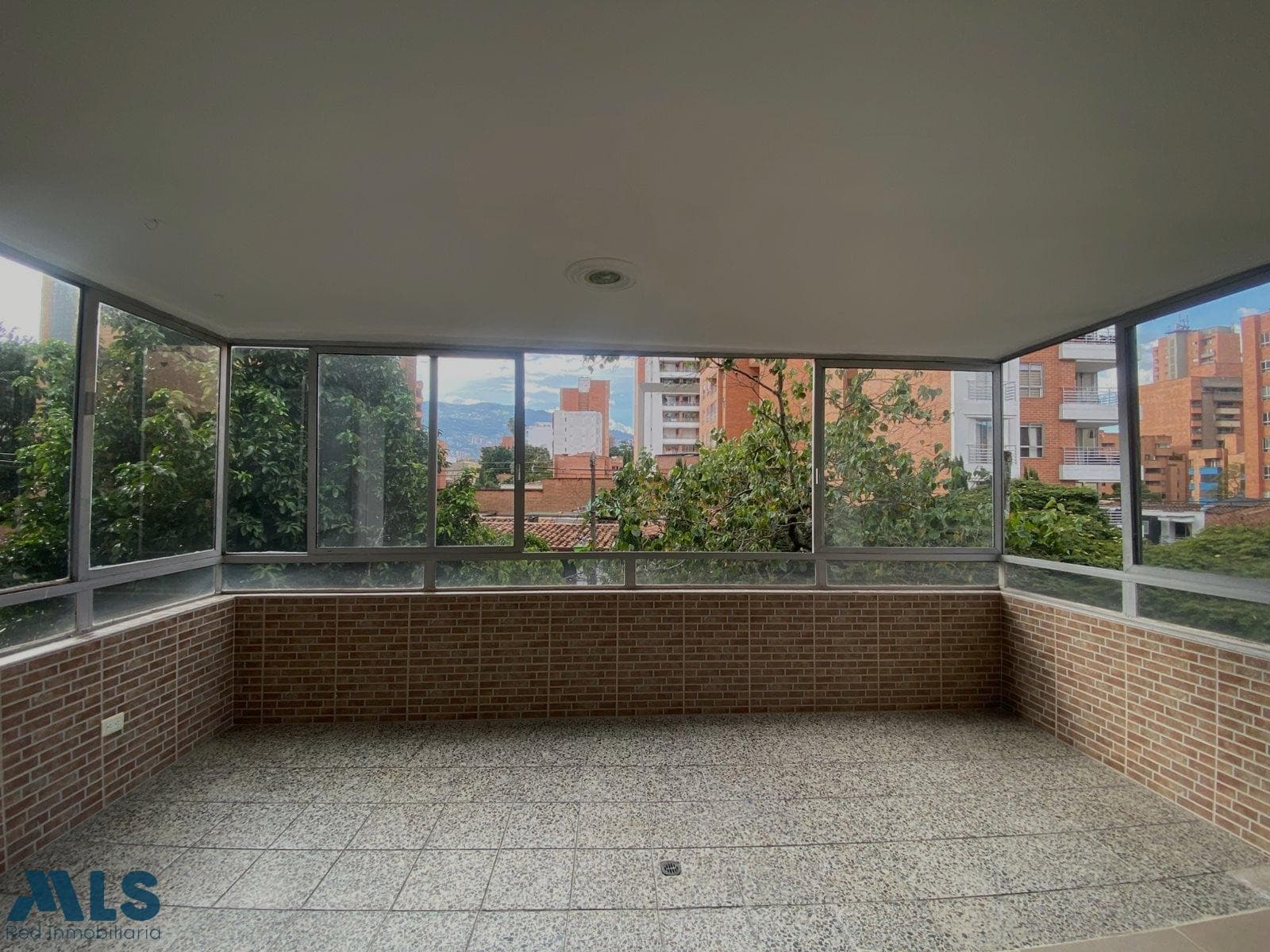 Apartamento en venta en Santa Teresita, Laureles, Medellín — foto 1 de 20