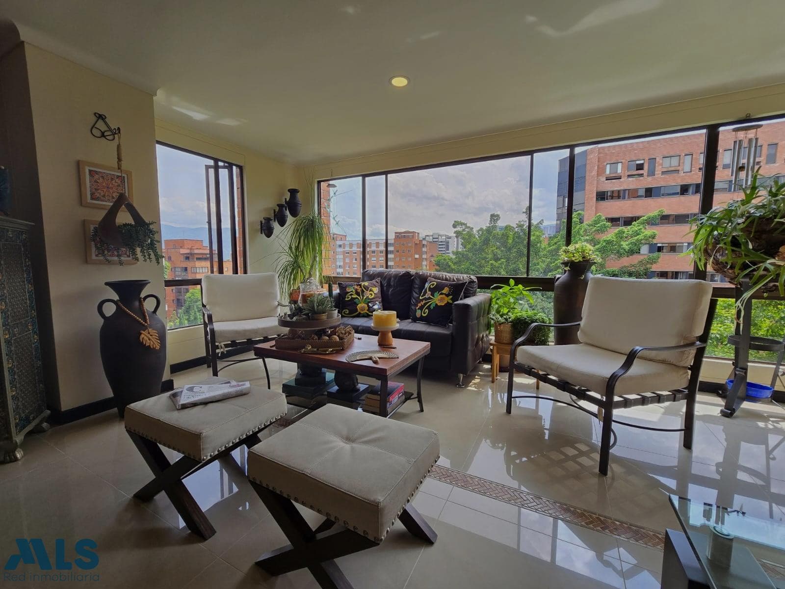 Apartamento en venta en Oviedo, Poblado, Medellín — foto 1 de 32