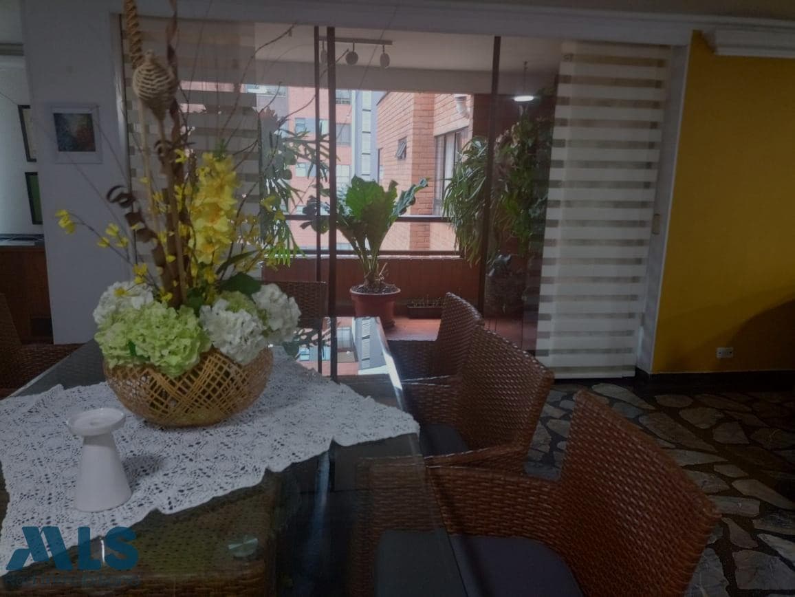 Apartamento en venta en Las Lomas Nº 1, Poblado, Medellín — foto 1 de 8