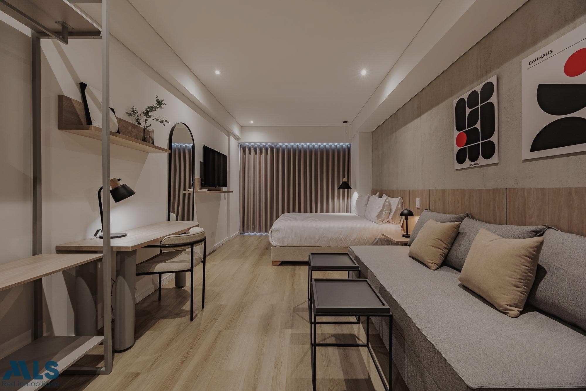 Apartamento en venta en Bolivariana, Laureles, Medellín — foto 1 de 44