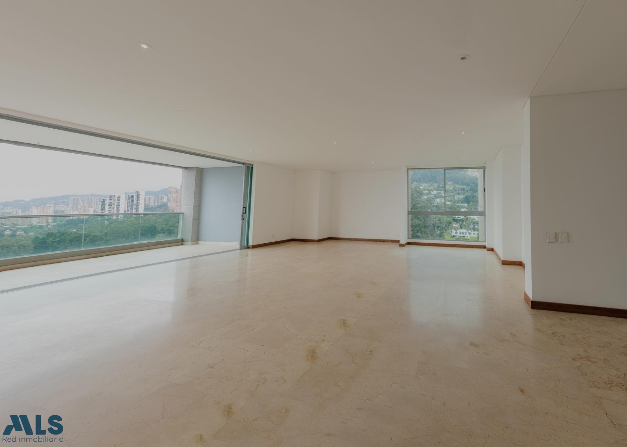 Apartamento en venta en Los Balsos Nº 1, Poblado, Medellín — foto 1 de 39
