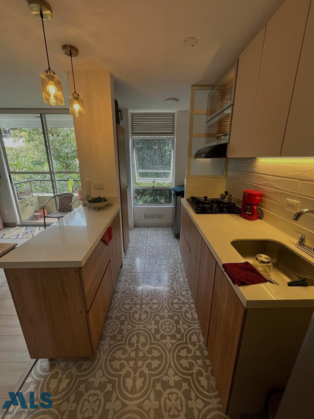 Apartamento en venta en La Aguacatala, Poblado, Medellín — foto 1 de 18