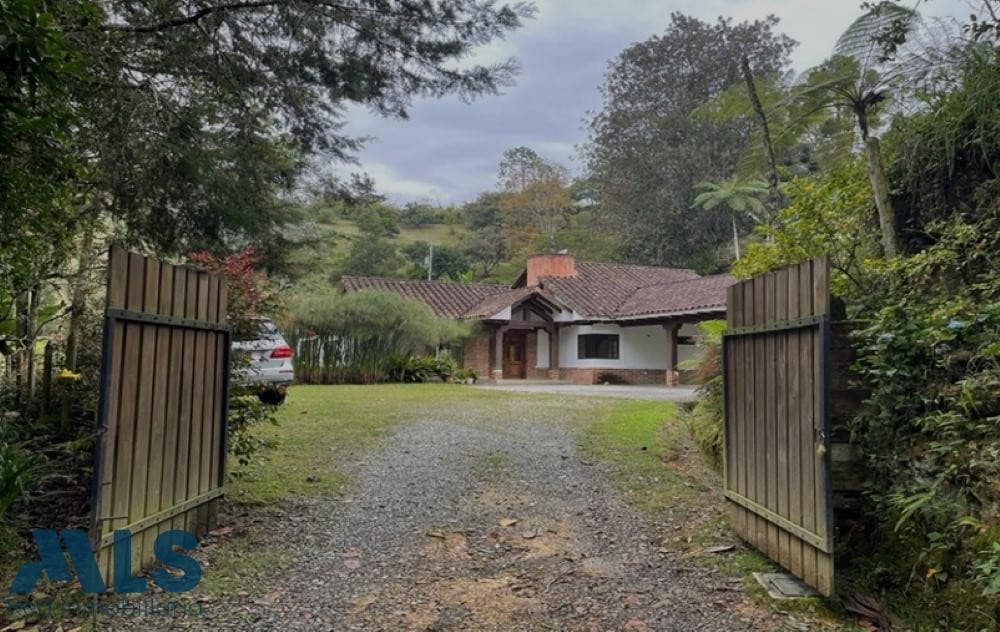 Finca Recreativa en venta en V. La Fe, Oriente Antioqueño, El Retiro — foto 1 de 8