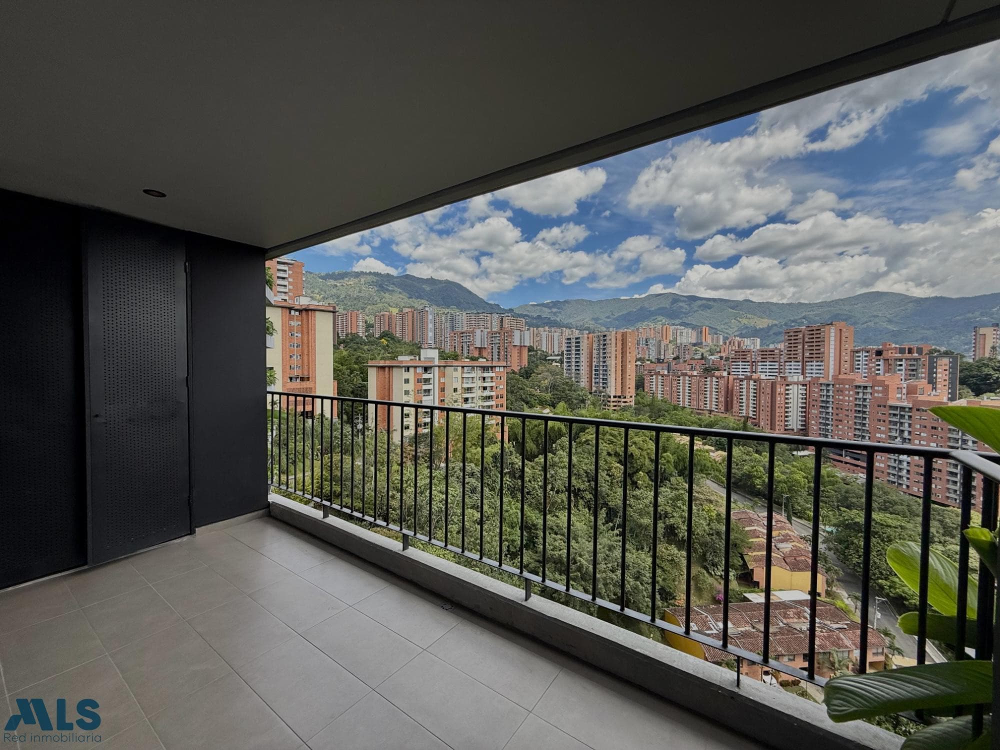 Apartamento en venta en El Esmeraldal, Aburra Sur, Envigado — foto 1 de 15