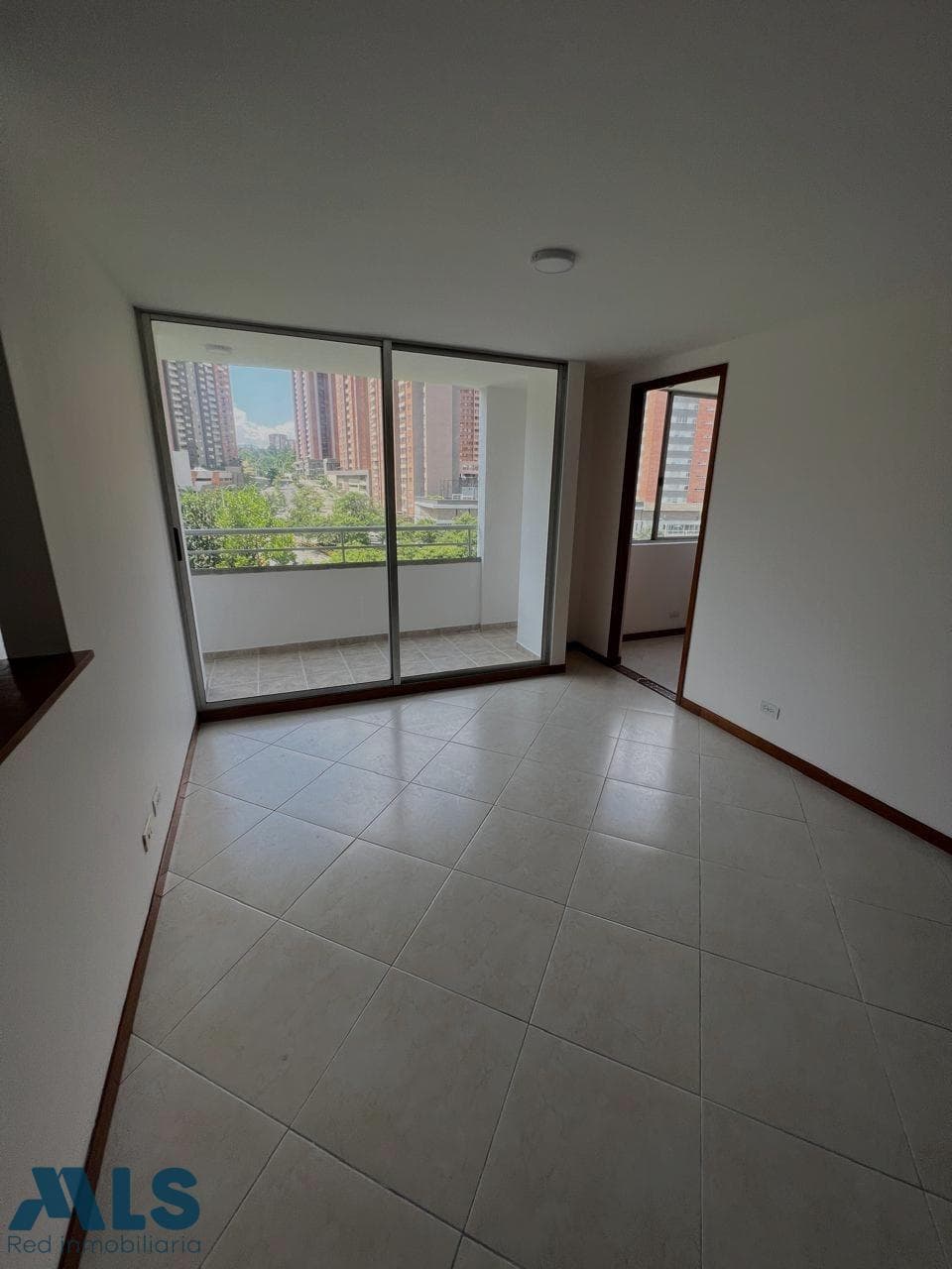 Apartamento en venta en Los Colores, Laureles, Medellín — foto 1 de 16