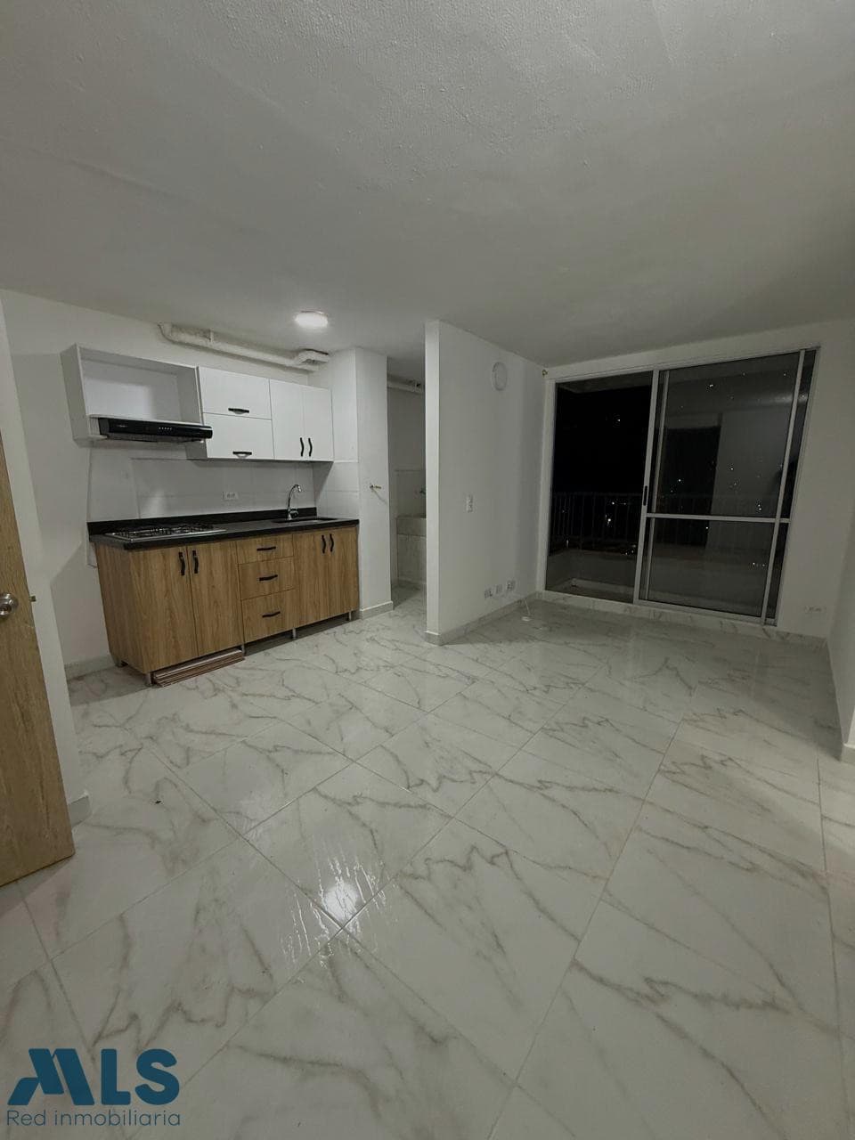 Apartamento en venta en La Navarra, Norte, Bello — foto 1 de 15
