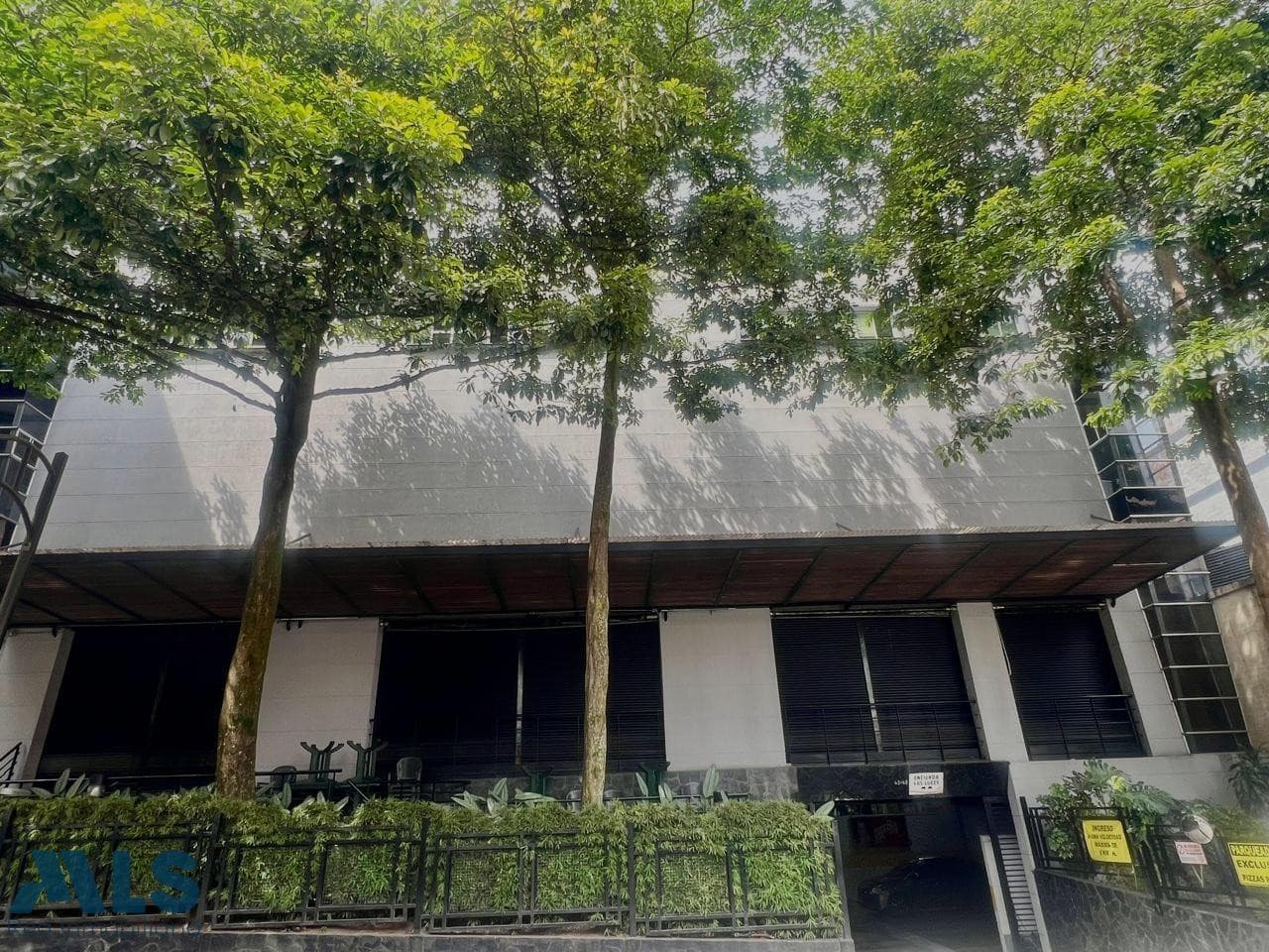 Edificio en venta en El Poblado, Medellín — foto 1 de 22