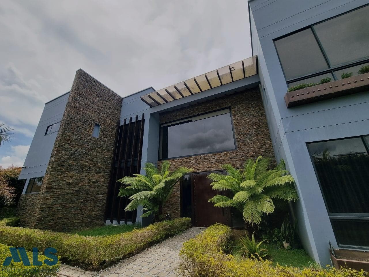 Casa en venta en Alto De Las Palmas, Aburra Sur, Envigado — foto 1 de 44