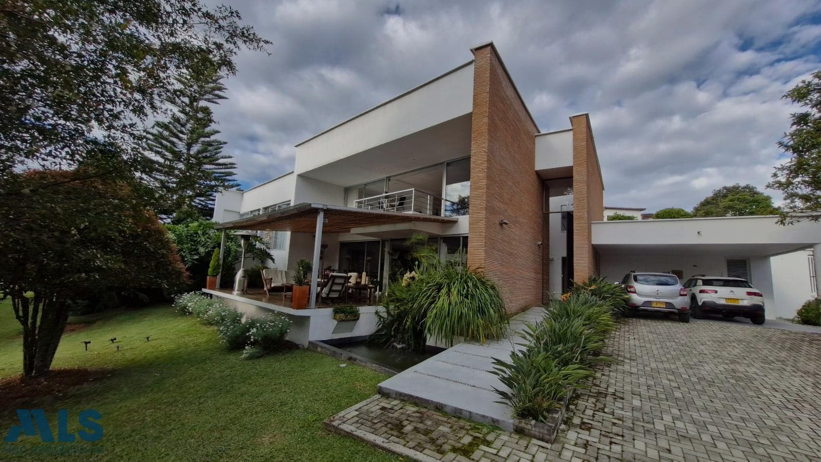 Casa en venta en Cabeceras, Oriente Antioqueño, Rionegro — foto 1 de 24