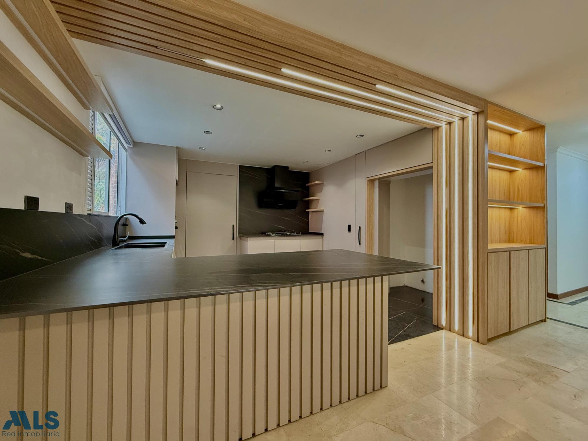 Casa en venta en Loma De Benedictinos, Aburra Sur, Envigado — foto 1 de 33