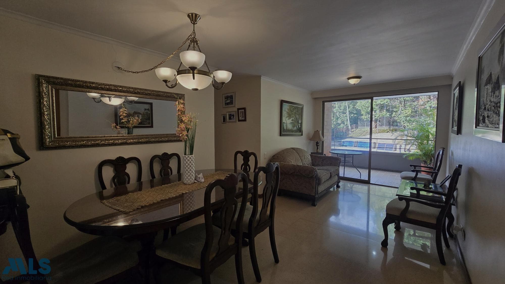 Apartamento en venta en La Florida, Poblado, Medellín — foto 1 de 19