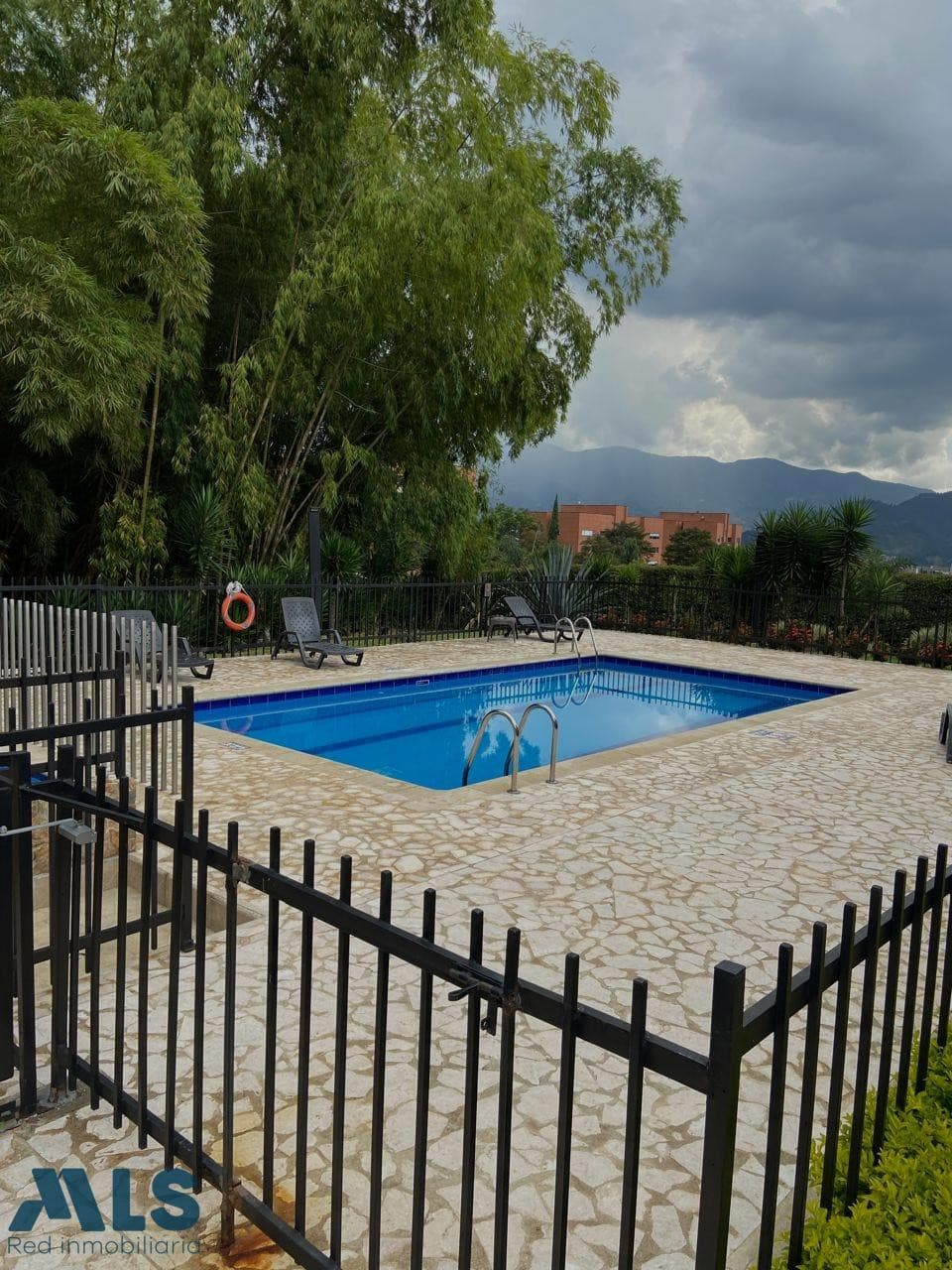 Casa en venta en Loma De Benedictinos, Aburra Sur, Envigado — foto 1 de 23