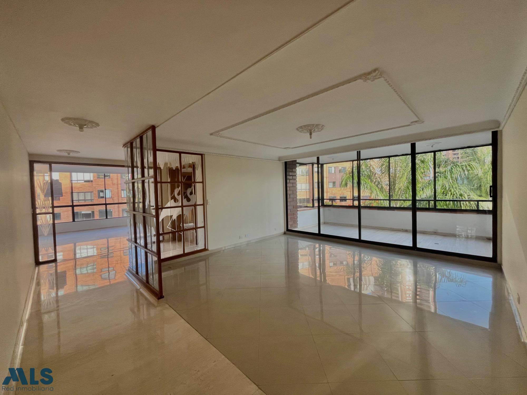 Apartamento en venta en La Tomatera, Poblado, Medellín — foto 1 de 31