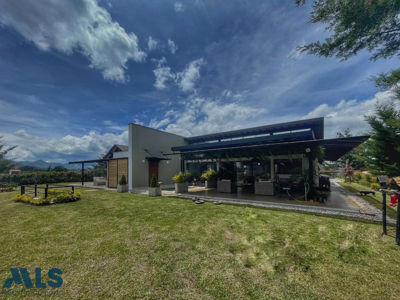 Casa en venta en Corredor San Anonio La Ceja, Oriente Antioqueño, El Carmen — foto 1 de 40