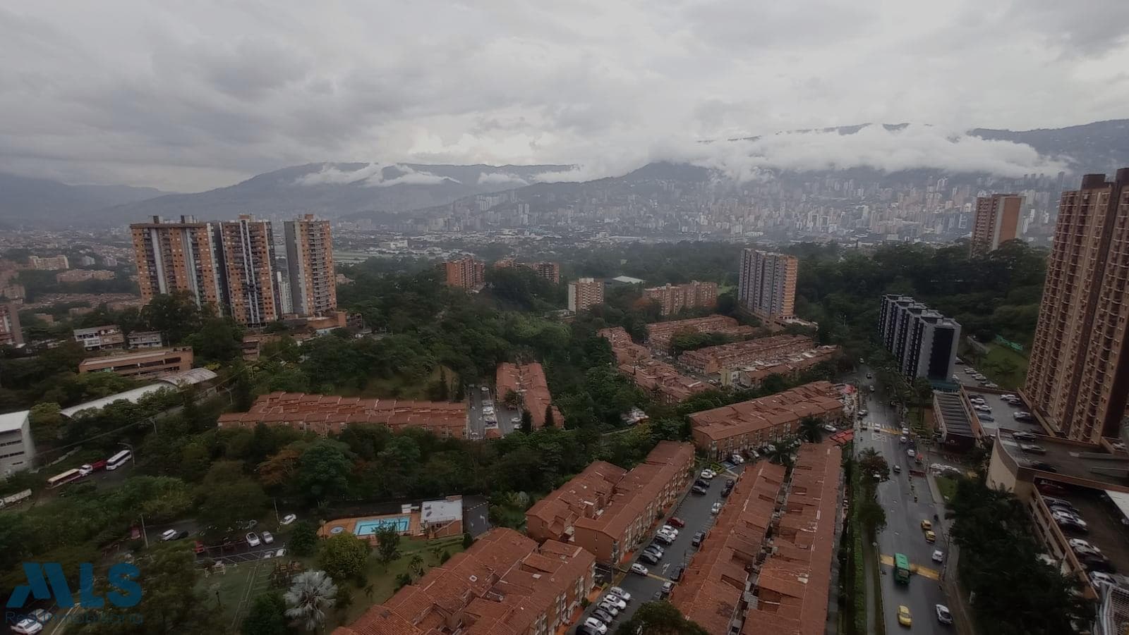 Apartamento en venta en El Rodeo, Belén Guayabal, Medellín — foto 1 de 16