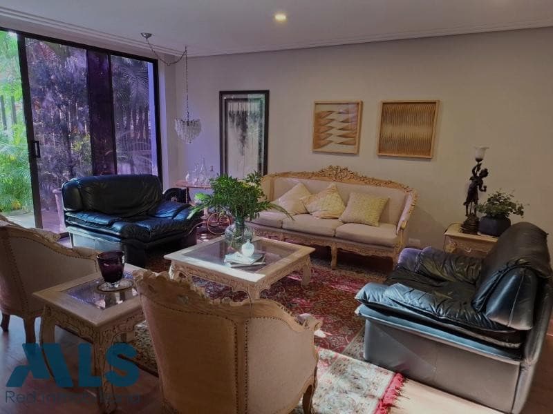 Apartamento en venta en Astorga, Poblado, Medellín — foto 1 de 28