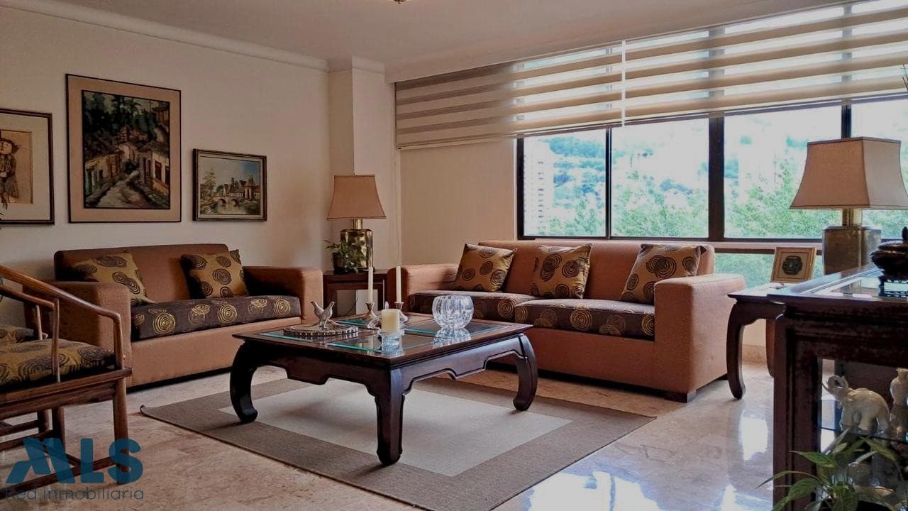 Apartamento en venta en Altos Del, Poblado, Medellín — foto 1 de 17