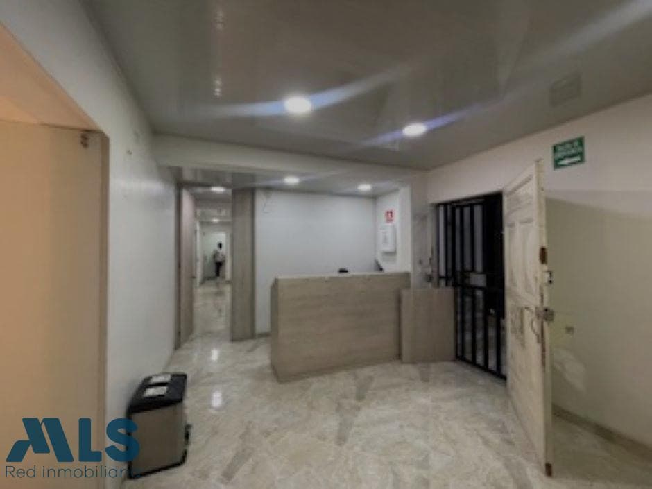 Local Comercial en venta en San Benito, Centro, Medellín — foto 1 de 31
