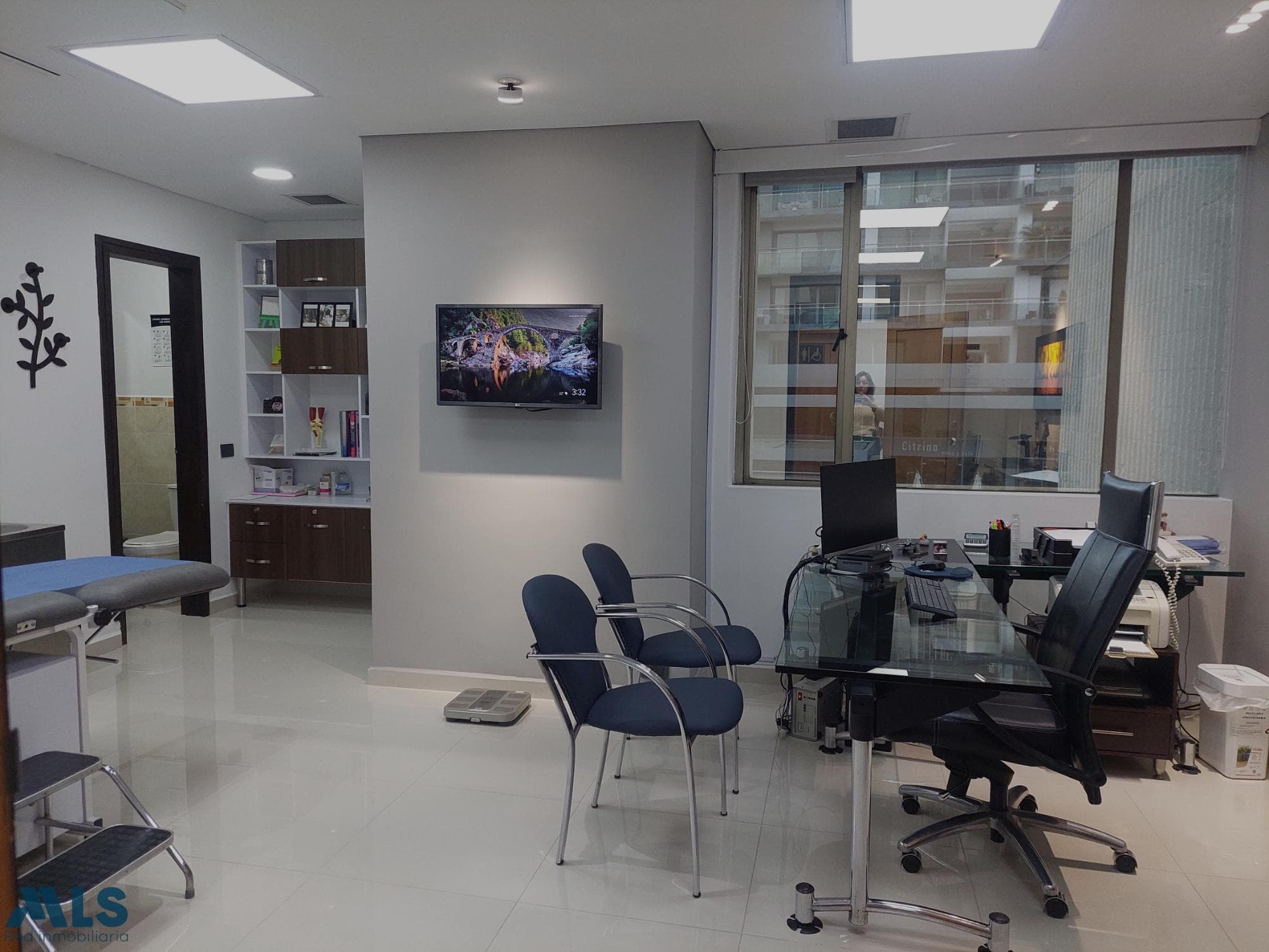 Consultorio en venta en Milla De Oro, Poblado, Medellín — foto 1 de 22