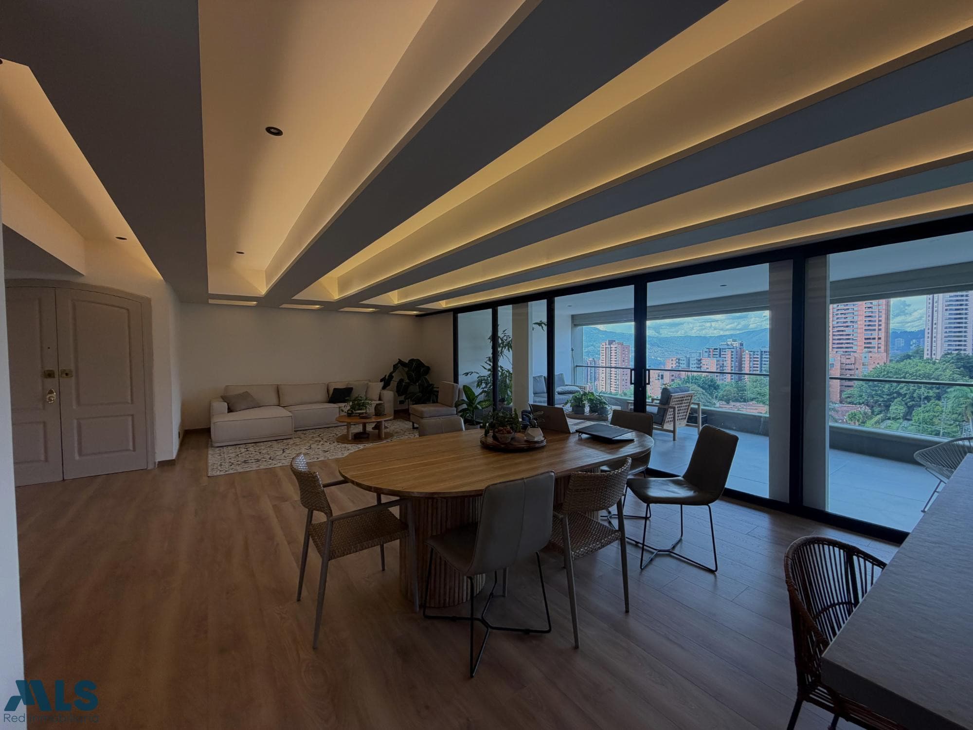 Apartamento en venta en Los Balsos Nº 1, Poblado, Medellín — foto 1 de 21