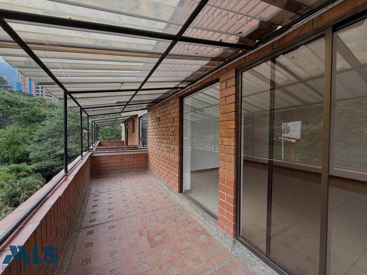 Apartamento en venta en Las Lomas Nº 2, Poblado, Medellín — foto 1 de 11