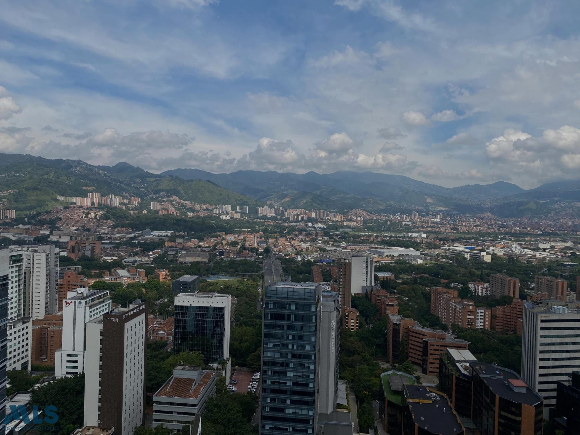 Apartamento en venta en Alejandría, Poblado, Medellín — foto 1 de 15