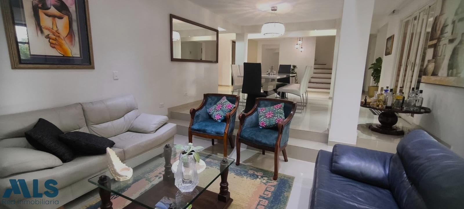 Casa en venta en El Tesoro, Poblado, Medellín — foto 1 de 16