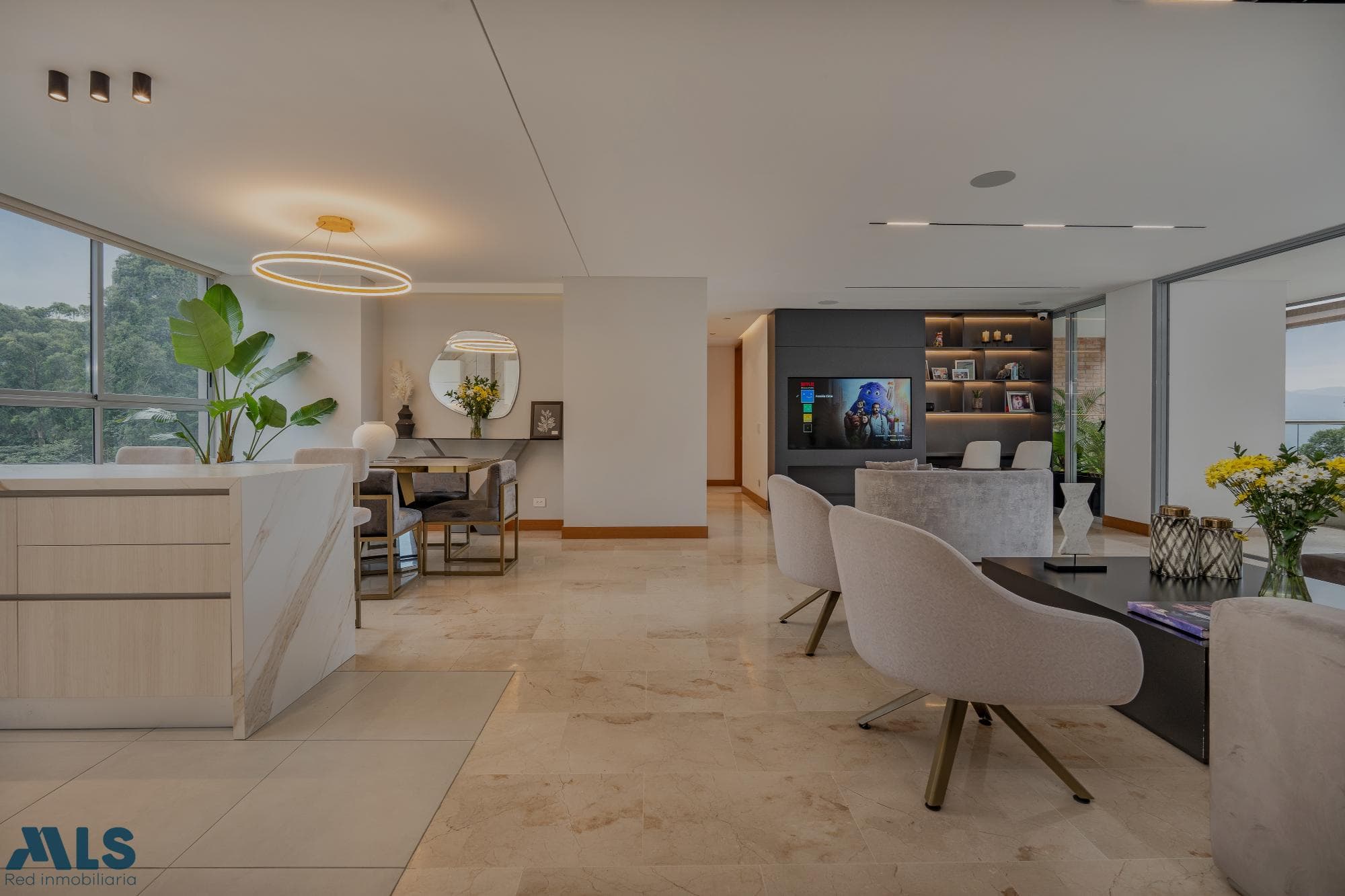 Apartamento en venta en Poblado, Medellín — foto 1 de 31