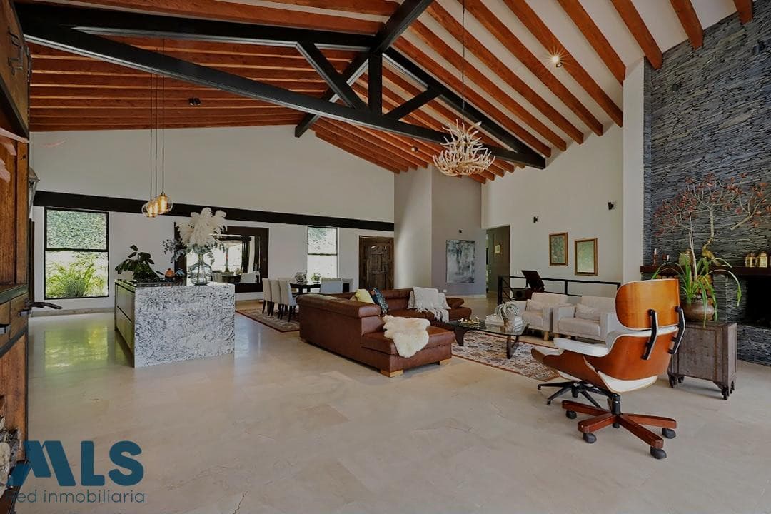 Casa en venta en V. Variante Aeropuerto, Oriente Antioqueño, Rionegro — foto 1 de 24