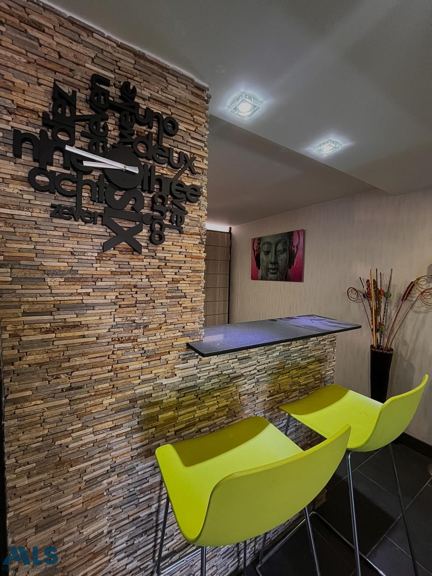 Apartamento en venta en Boston, Centro, Medellín — foto 1 de 23