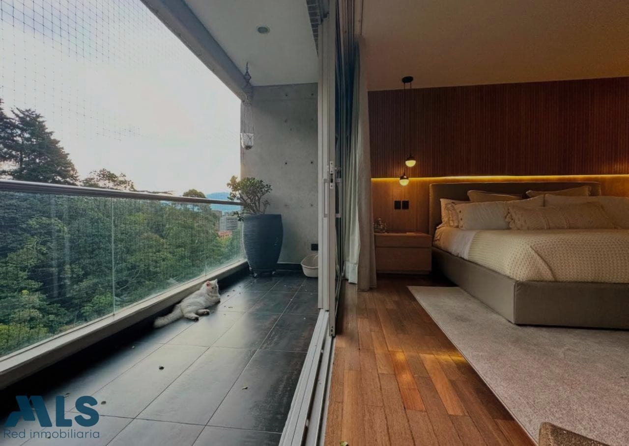 Apartamento en venta en Altos Del, Poblado, Medellín — foto 1 de 17