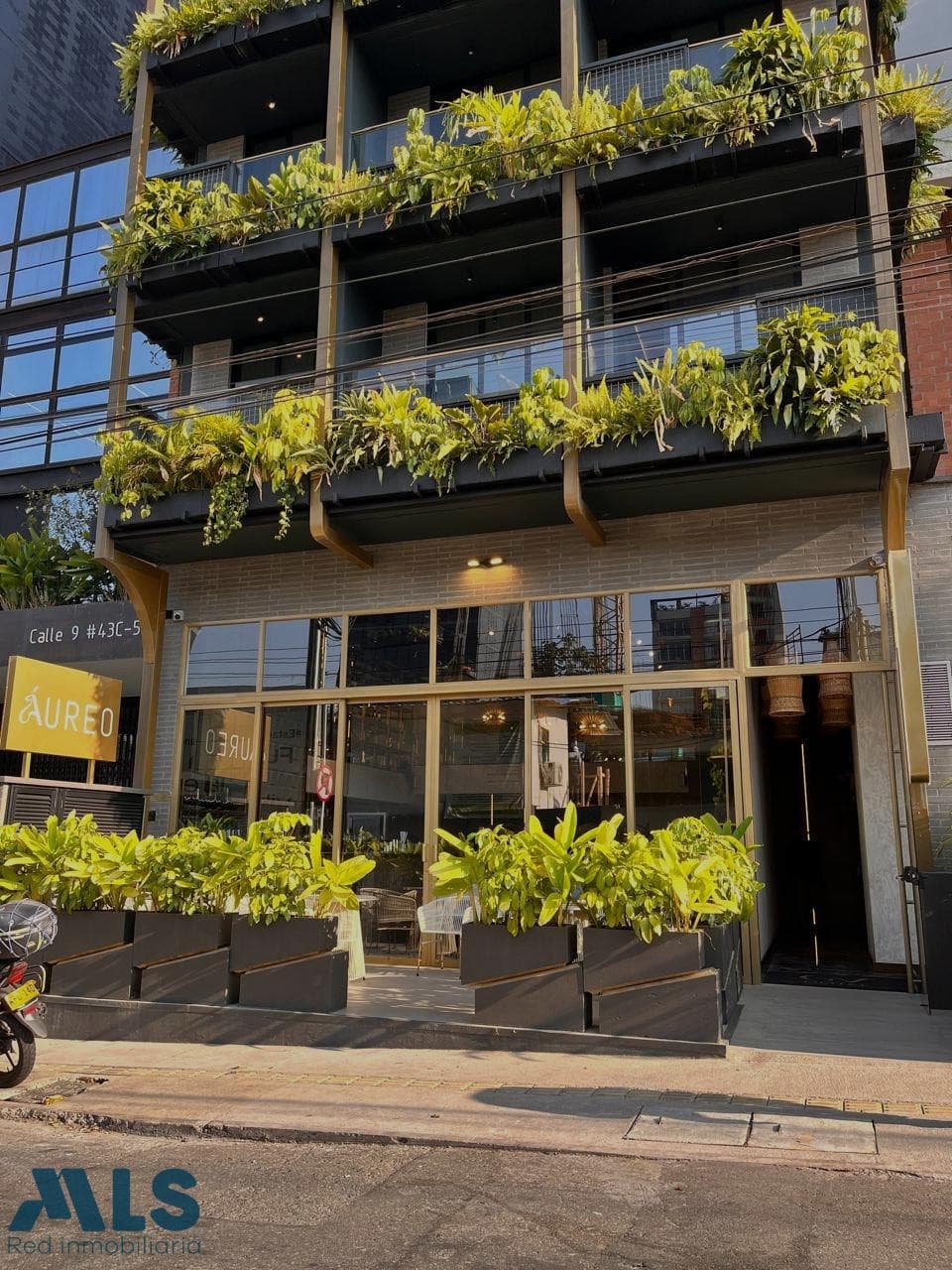 Apartamento en venta en Astorga, Poblado, Medellín — foto 1 de 48
