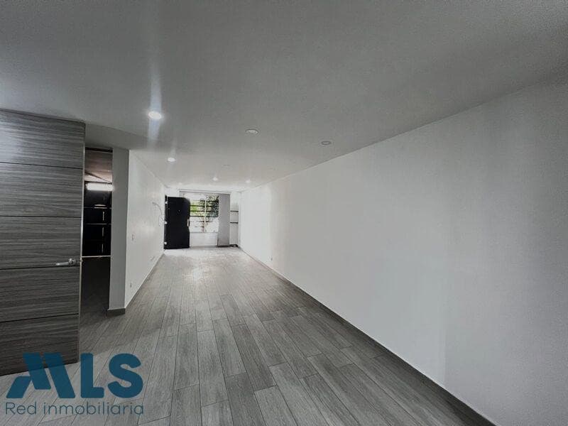 Casa en venta en La Católica, Oriente Antioqueño, Rionegro — foto 1 de 27