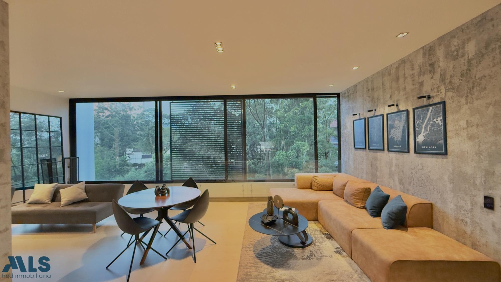 Apartamento en venta en San Lucas, Poblado, Medellín — foto 1 de 13