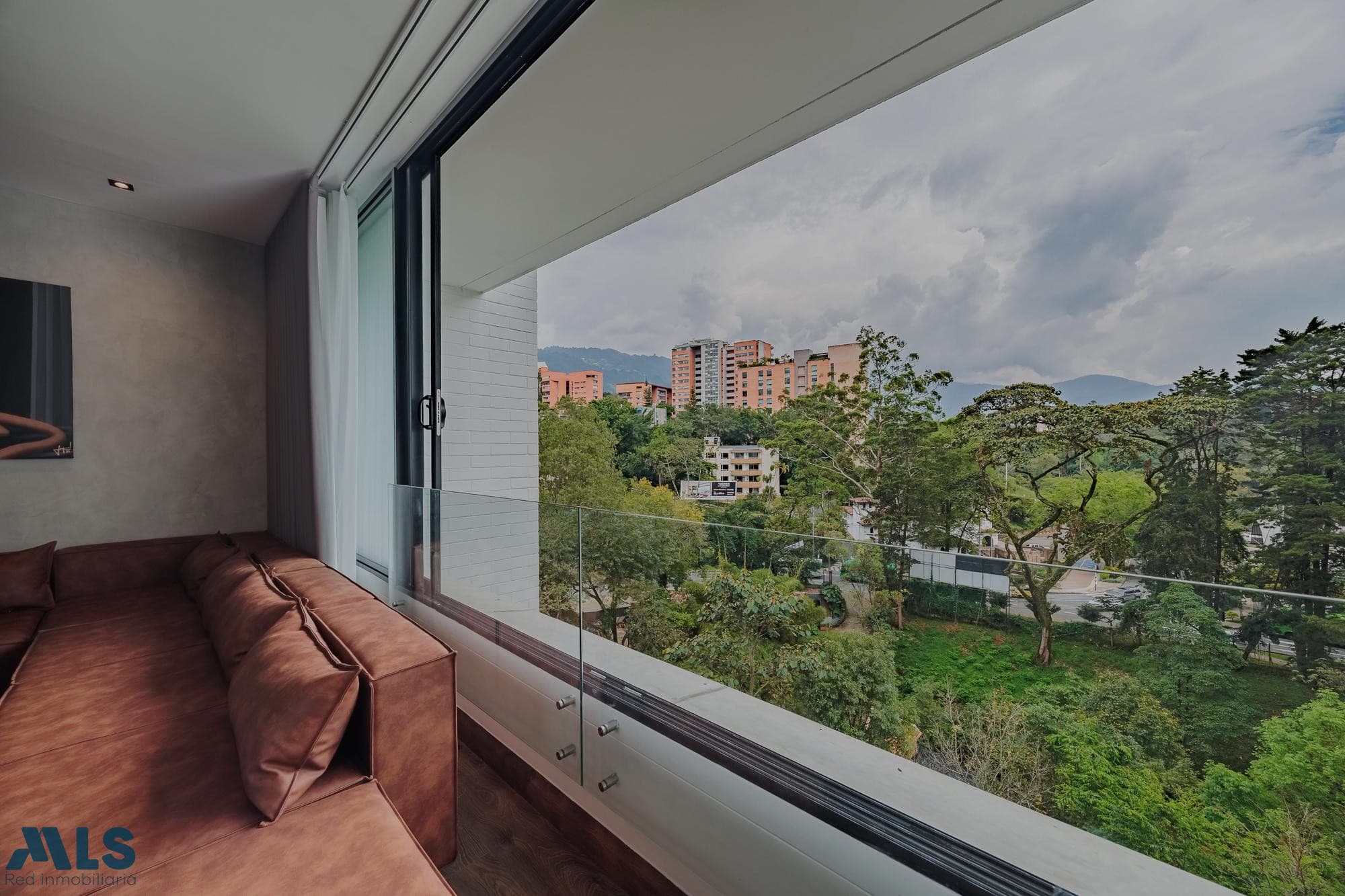 Apartamento en venta en San Lucas, Poblado, Medellín — foto 1 de 22